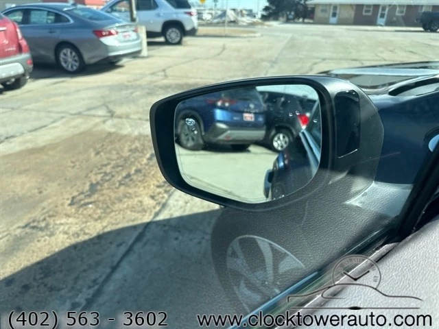 Vehicle image 32