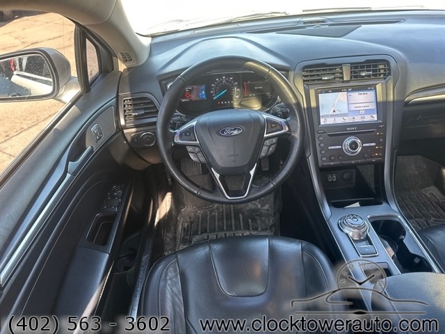 Vehicle image 15