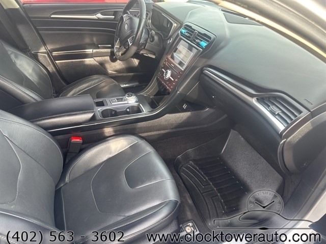 Vehicle image 32