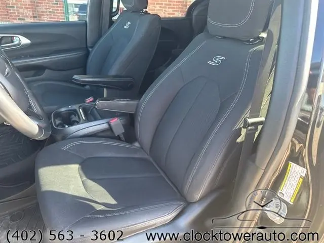 Vehicle image 17